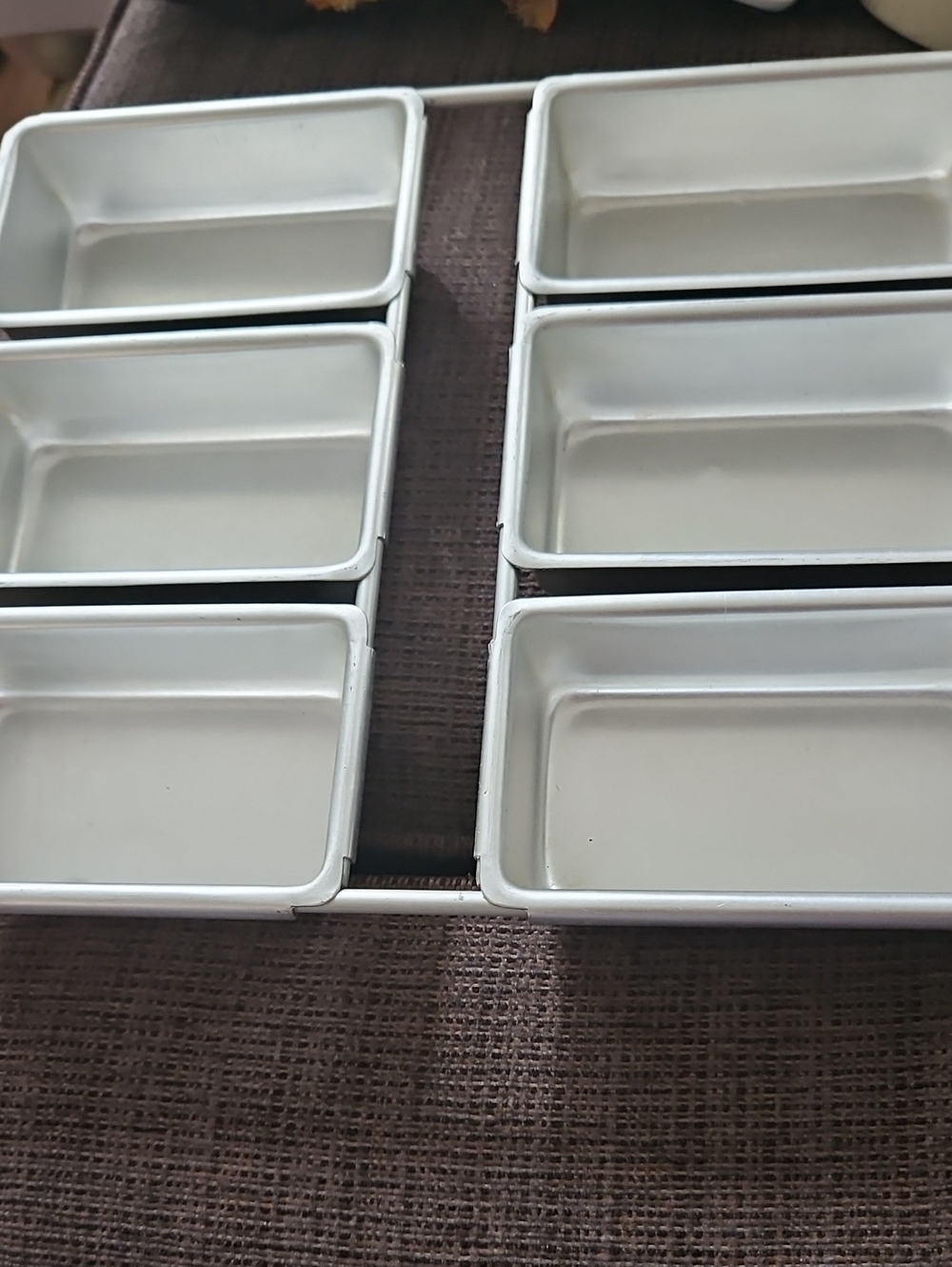 Wilton 6 Cavity Mini Loaf Pan (2105-9791)
